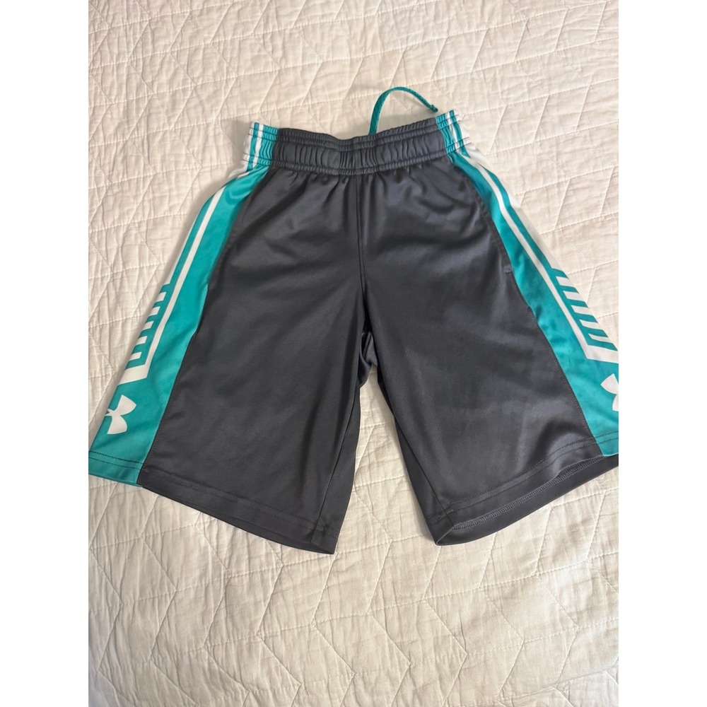 Under Armour‎ boys, short size extra small, excellent condition
